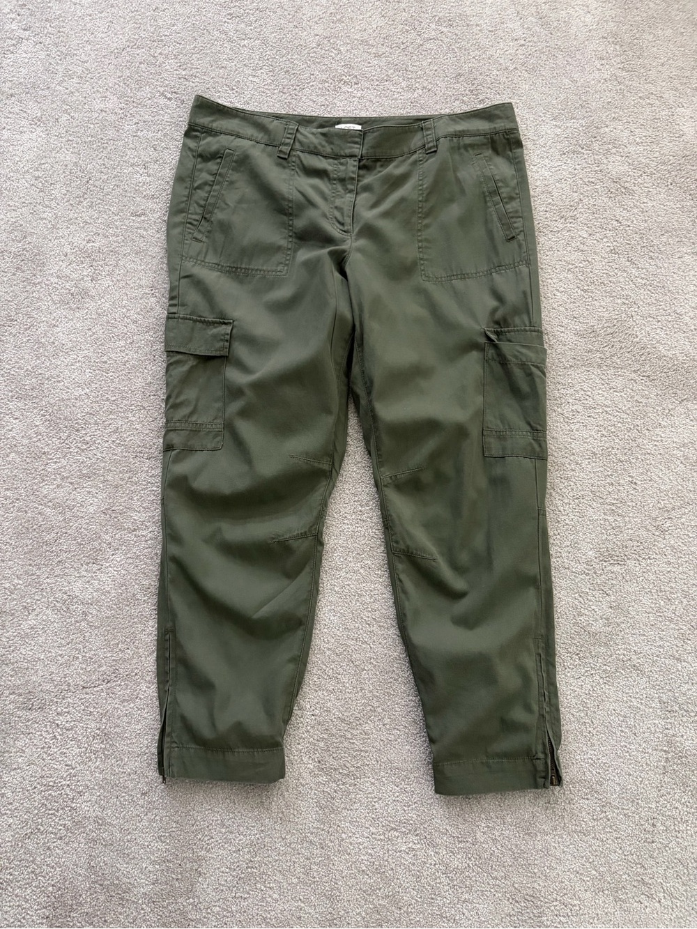 LOFT Olive Cargo Capri Pants, size 14
